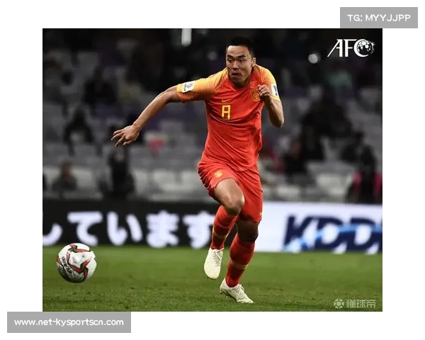 历史回顾:2003年东亚杯中国队3-1胜香港曲波邓卓翔经典配合再现 历史回顾:2003年东亚杯中国队3-1胜香港曲波邓卓翔经典配合再现